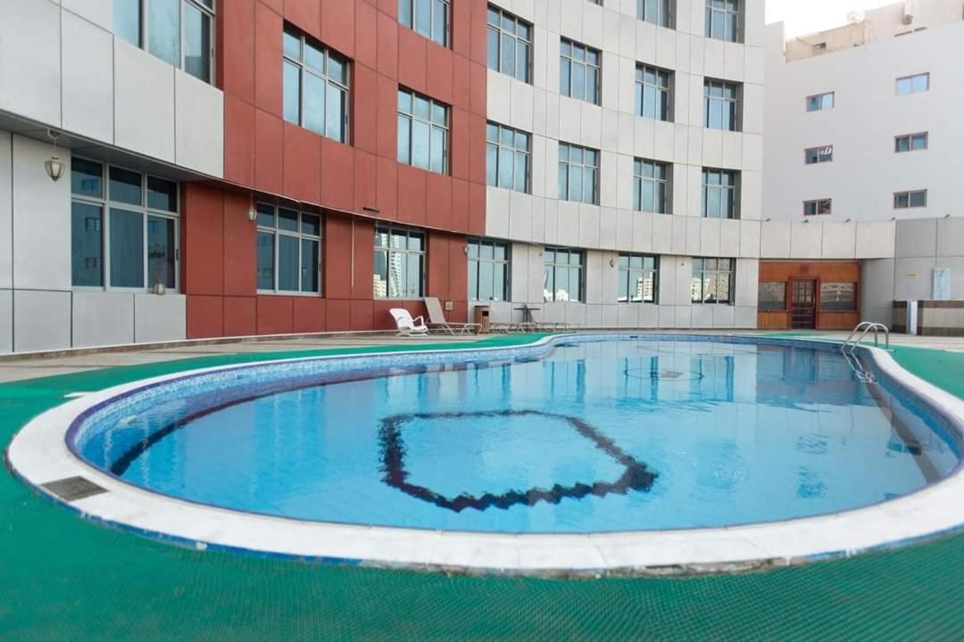 Crown Palace Hotel Ajman Exterior photo