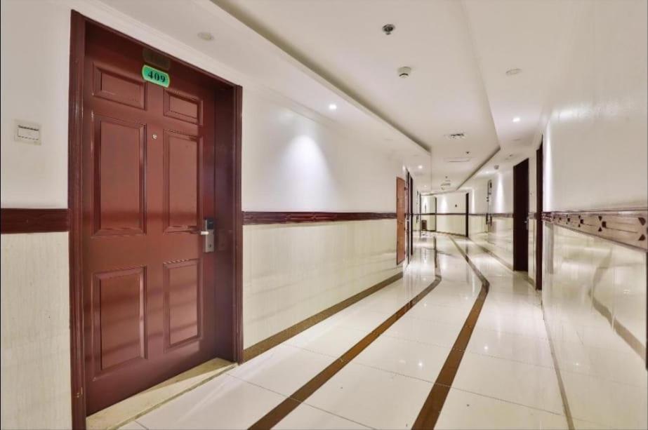 Crown Palace Hotel Ajman Exterior photo